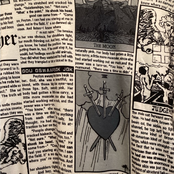 Graphic Black and White Short Sleeve Tee - Picture 3 of 5